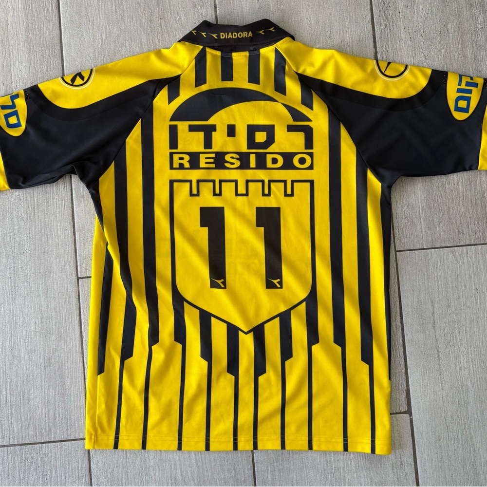 Beitar Jerusalem Home Soccer Jersey (1998-1999) - Picture 2 of 3